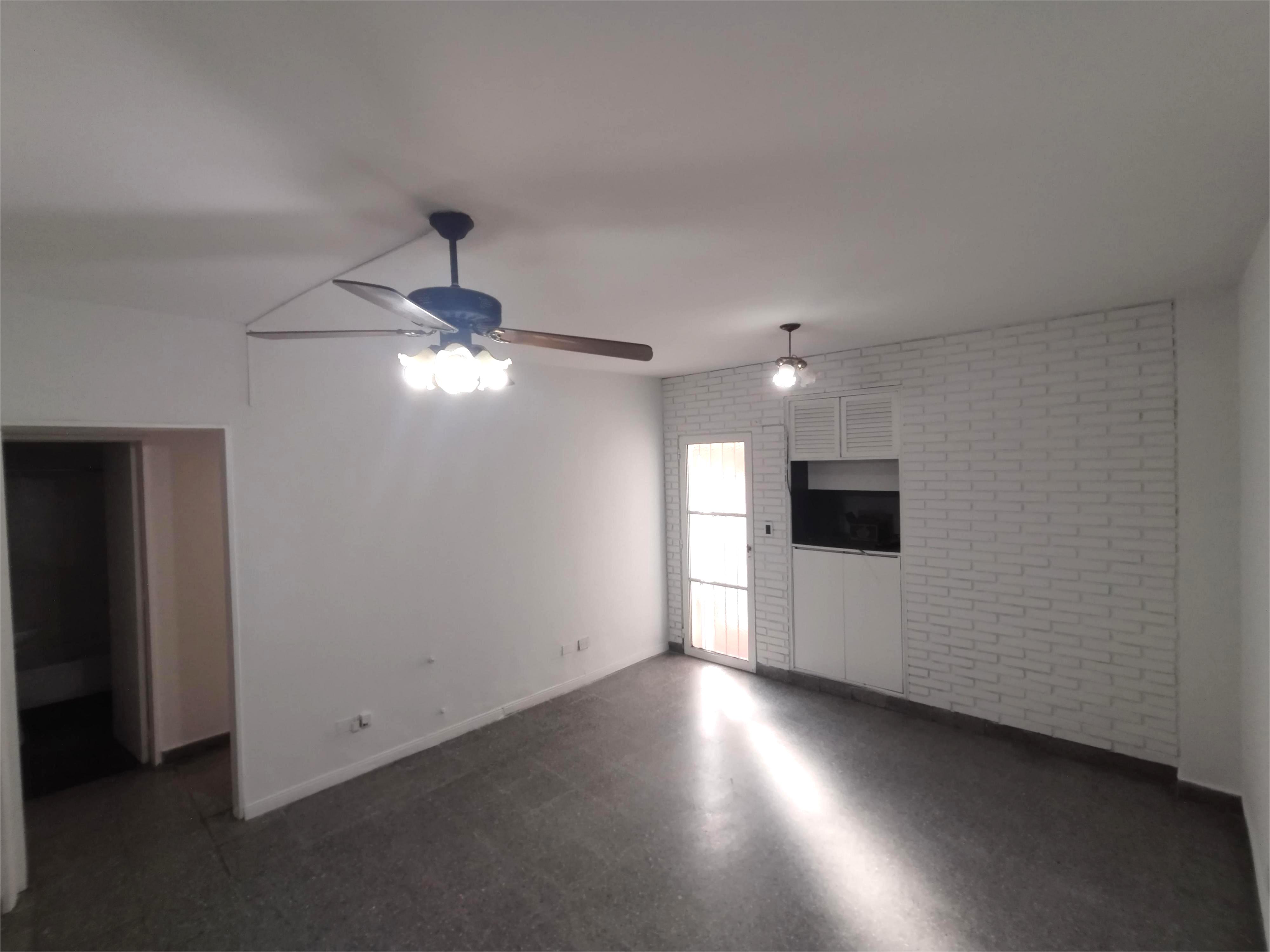 Departamento centrico con dos patios