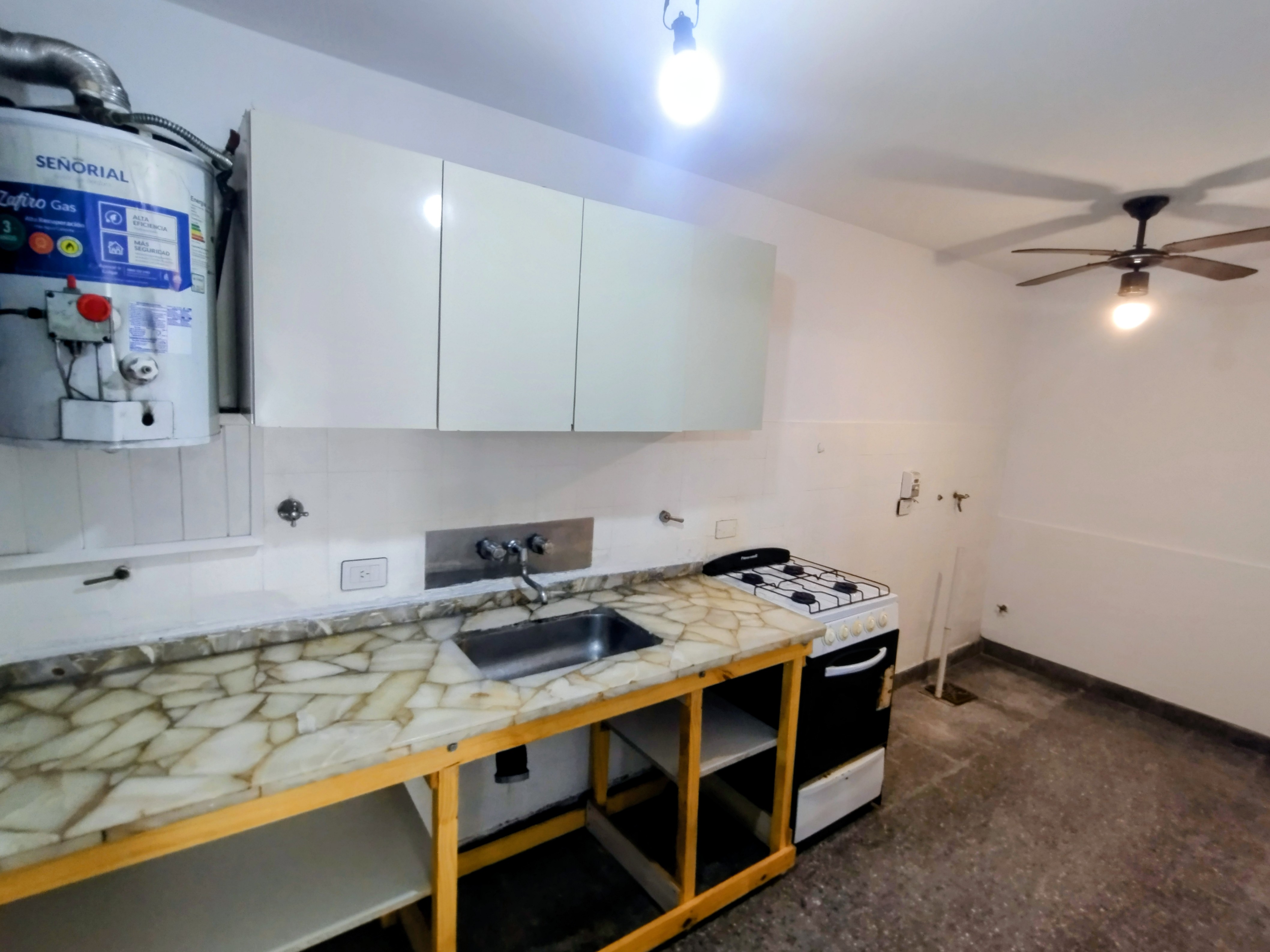 Departamento centrico con dos patios