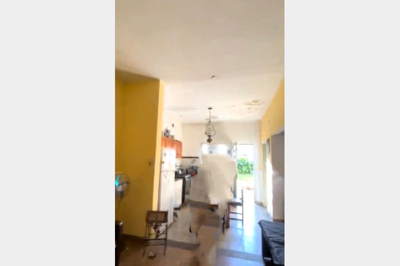 Casa con fondo