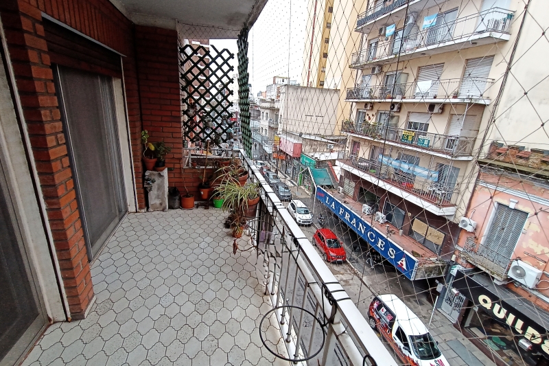 Departamento piso 4 ambientes Quilmes centro